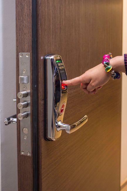 Aqara Smart Lock U200 (UK Kit) — Matter over Thread Retrofit